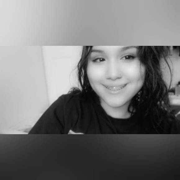 Meet your Posher, Andrea - Picture 1 of 1